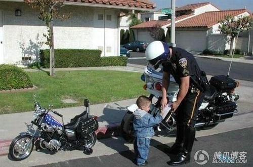 雷人警察